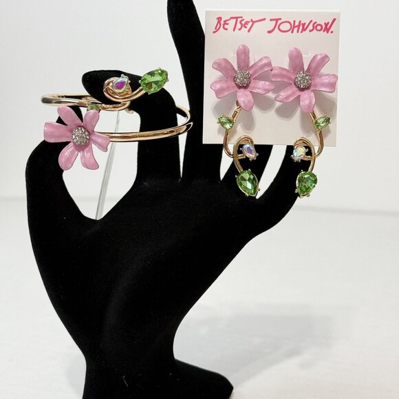 Betsey Johnson NWOB Gold Tone Flower Bangle Bracelet Crystal Accent Drop Earring - Picture 2 of 16